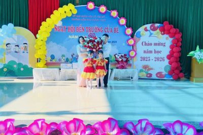 Ngày khai giảng là một ngày rất đặc biệt và hôm nay nhà trường xin được gửi lời cảm ơn trân thành tới các đ.c Lãnh đạo, các ban nghành đoàn thể xã Yên Mô cùng toàn thể phụ huynh đã về dự chúc mừng nhà trường nhân dịp buổi lễ trọng đại này🌹🌹🌹Ngày đầu tiên đi học mẹ cô cùng vỗ về, các cô hân hoan chào đón các con tới trường với niềm vui phấn khởi, mong rằng một năm học mới tràn đầy niềm vui và hạnh phúc!♥️♥️♥️